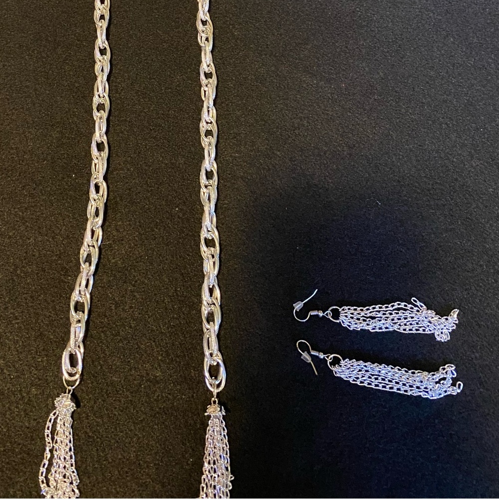 Women Faux Silver Chain Necklace & Earrings Set!!!